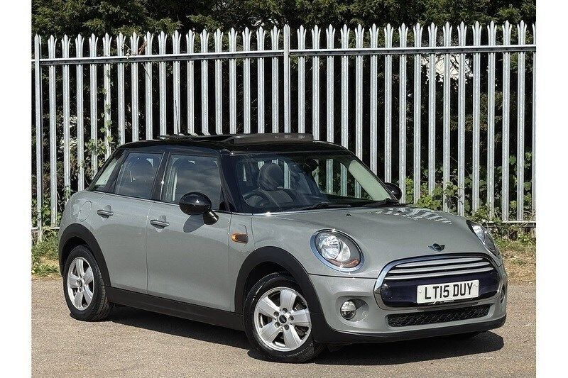 Moonwalk grey Used 2015 Mini Cooper Hatch Hatchback | £10,699 (Fair price) - Image 1/4
