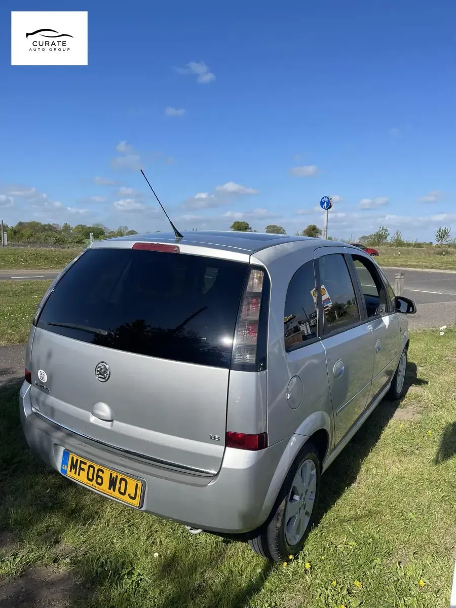 Used Vauxhall Meriva Design Edition 104 HP (76 kW) 2006 Silver MPV