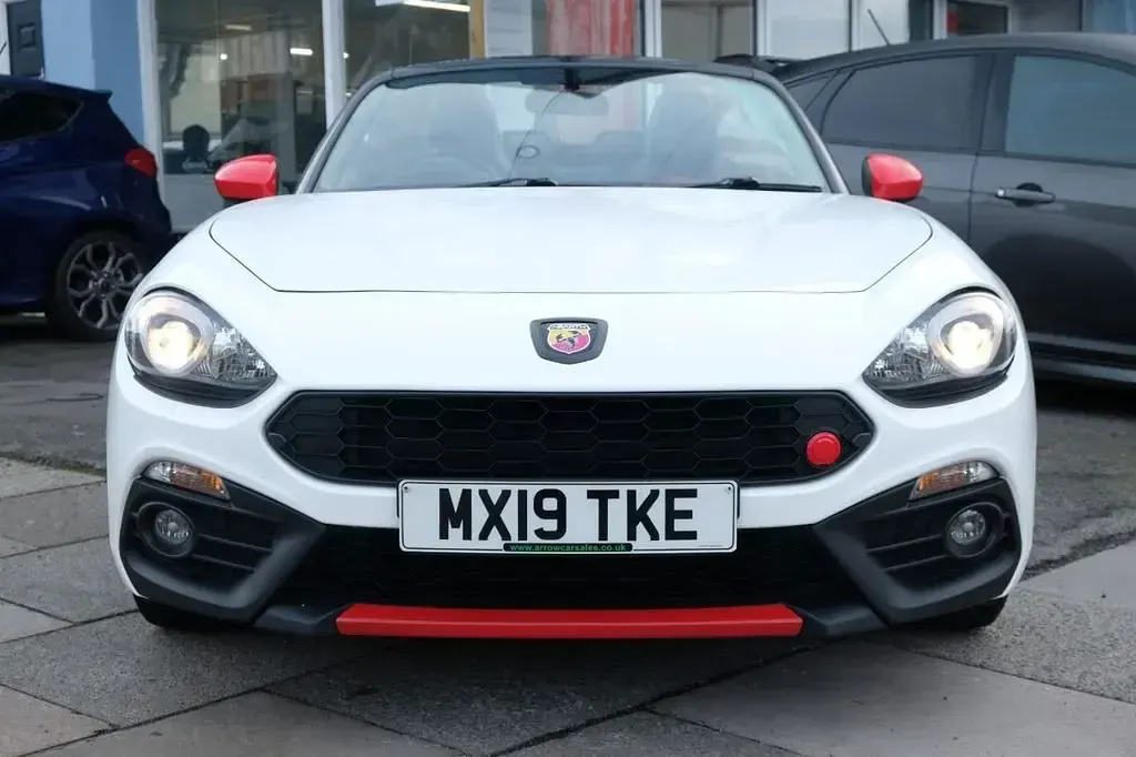 Used Abarth 124 Spider 168 HP (123 kW) 2019 White Cabriolet