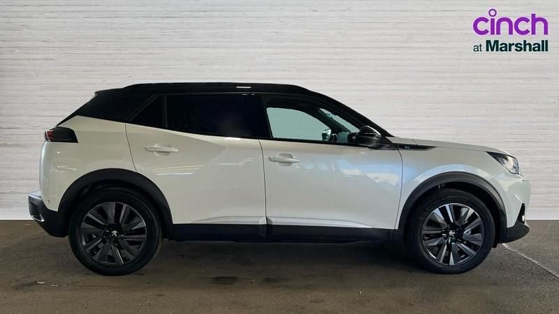 Used Peugeot e-2008 Premium 100 kW (136 HP) 2022 White SUV