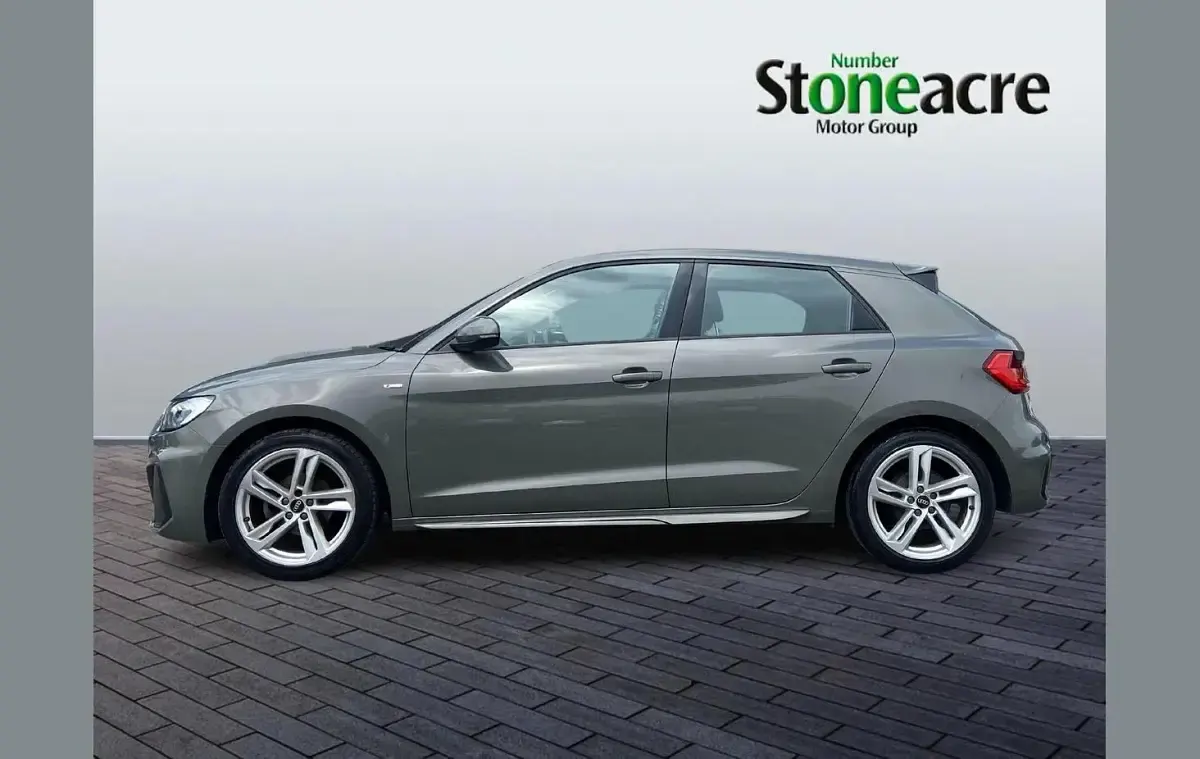 Used BMW 118 M Sport 138 HP (101 kW) 2021 Blue Hatchback
