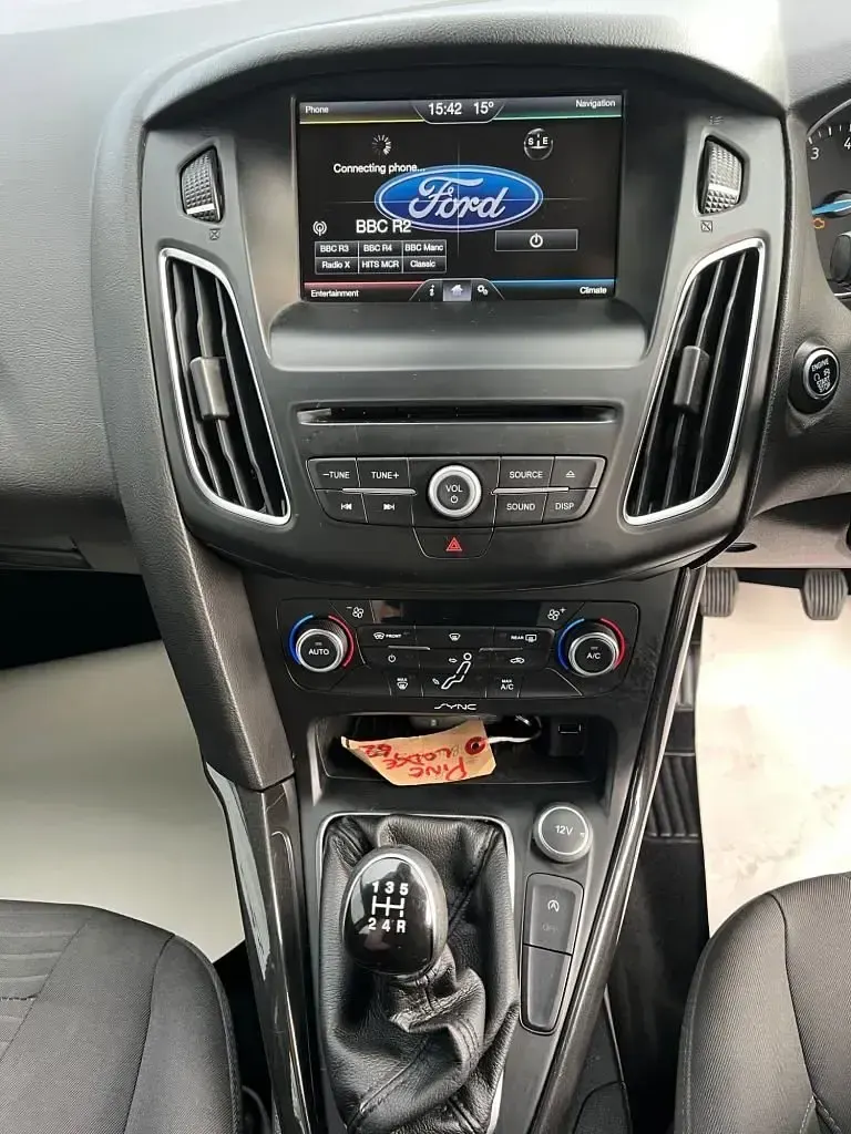 Used Ford Focus Titanium 100 HP (73 kW) 2015 Red Hatchback