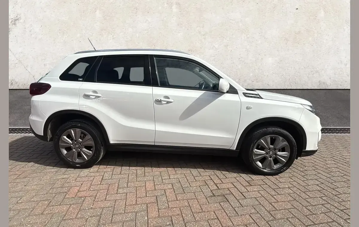Used Suzuki Vitara SZ-T 116 HP (85 kW) 2023 White SUV