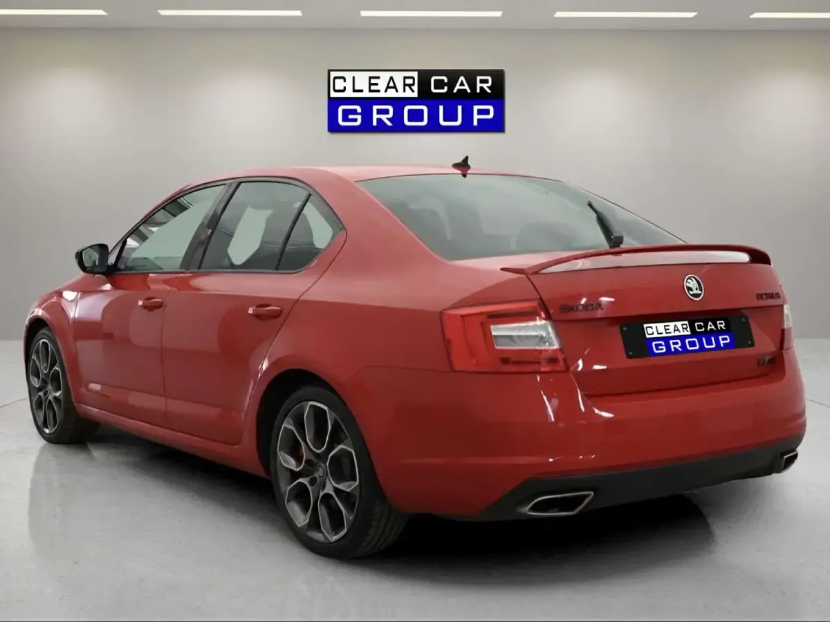 Usado Skoda Octavia vRS 184 HP (135 kW) 2016 Vermelho Carrinha