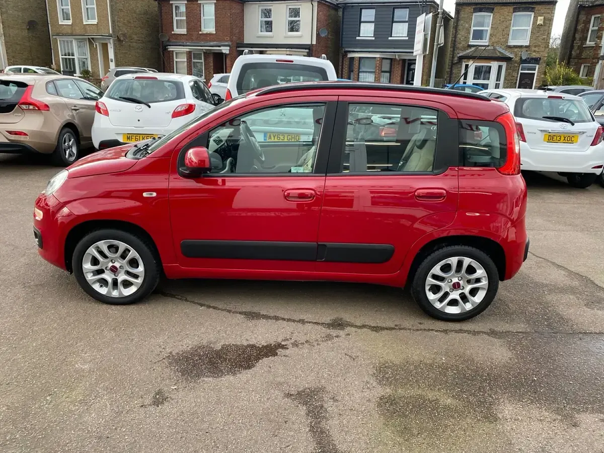 Used Fiat Panda Lounge 69 HP (50 kW) 2012 Red Hatchback