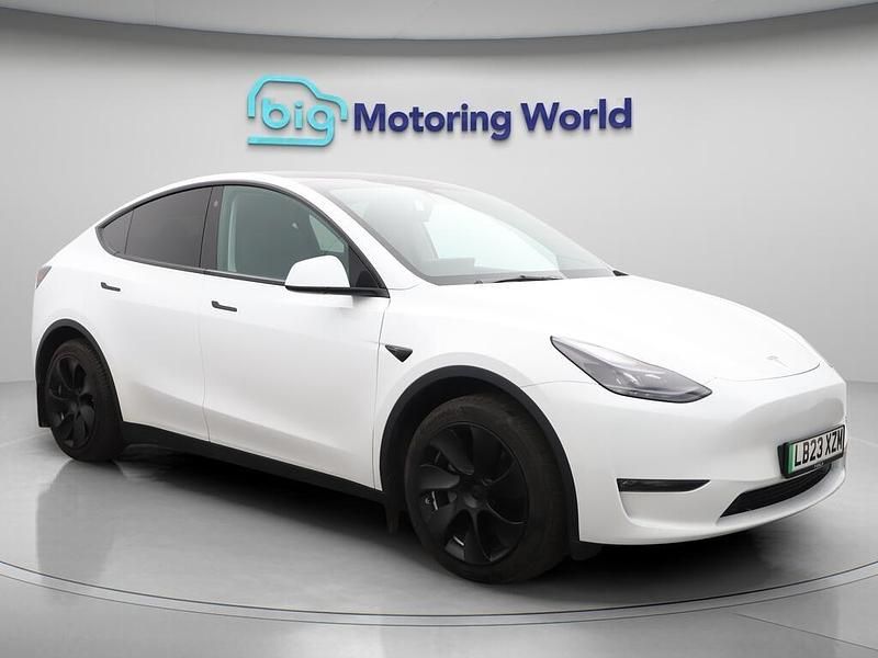 White Used 2023 Tesla Model Y Long Range AWD SUV | £27,800 (Fair price) - Image 1/4