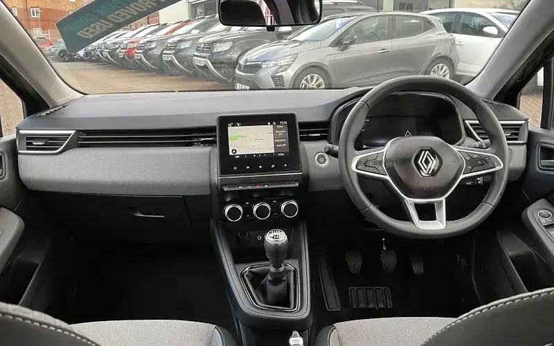 Used Renault Clio Evolution 90 HP (66 kW) 2024 Black Hatchback