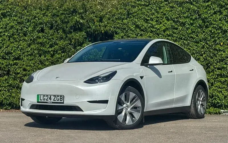 Używany Tesla Model Y RWD 219 kW (299 KM) 2024 Biały SUV
