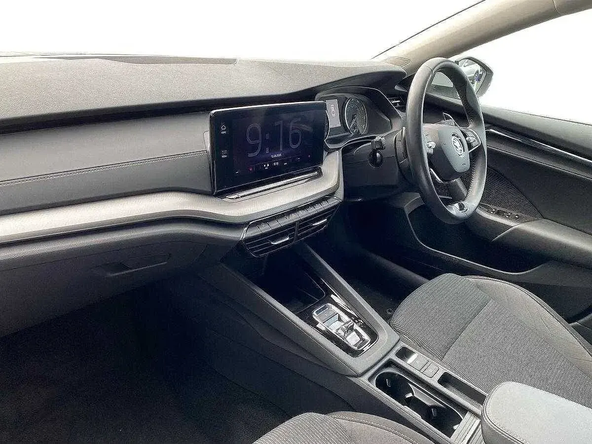 Used Skoda Octavia SE 81 HP (59 kW) 2023 Moon white metallic Hatchback