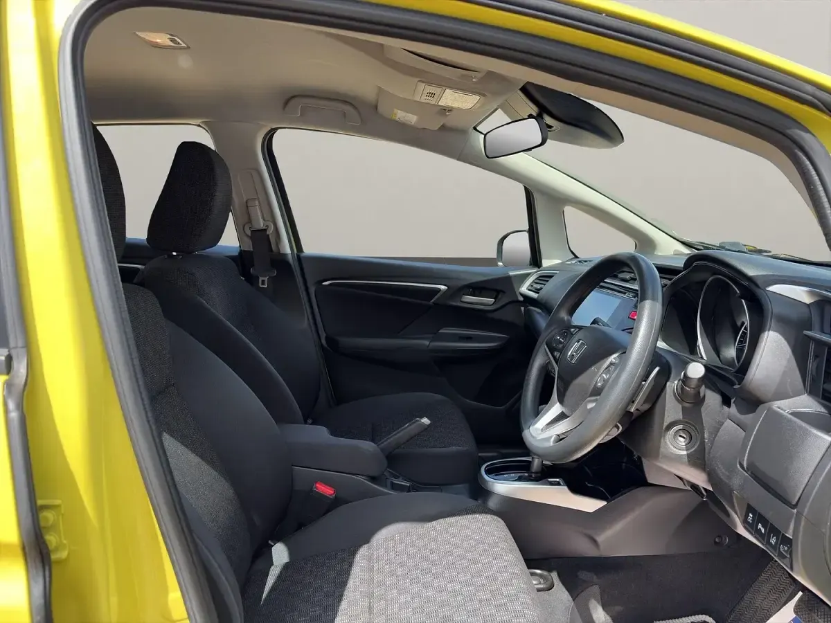 Used Honda Jazz SE 102 HP (75 kW) 2017 Yellow Hatchback