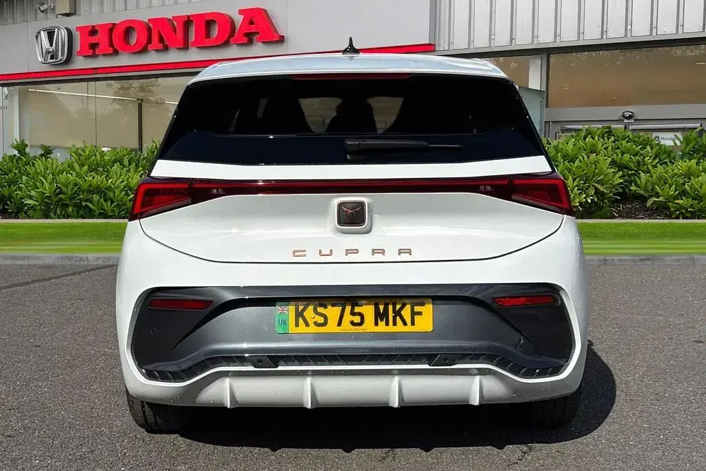 Used Cupra Born e-Boost 169 kW (231 HP) 2026 White Hatchback
