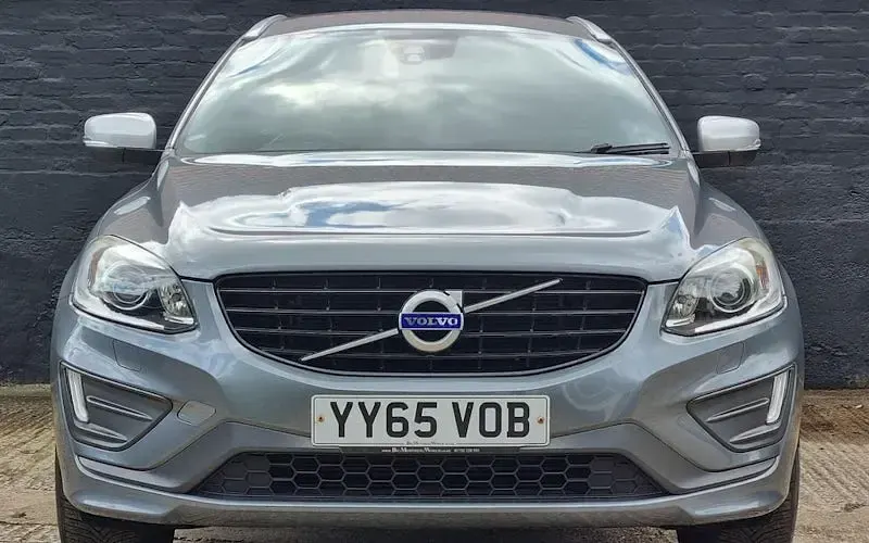 Used Volvo XC60 R-Design 190 HP (139 kW) 2017 SUV