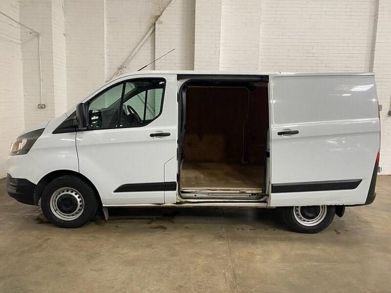 Used Ford Transit Custom 105 HP (77 kW) 2022 White Van