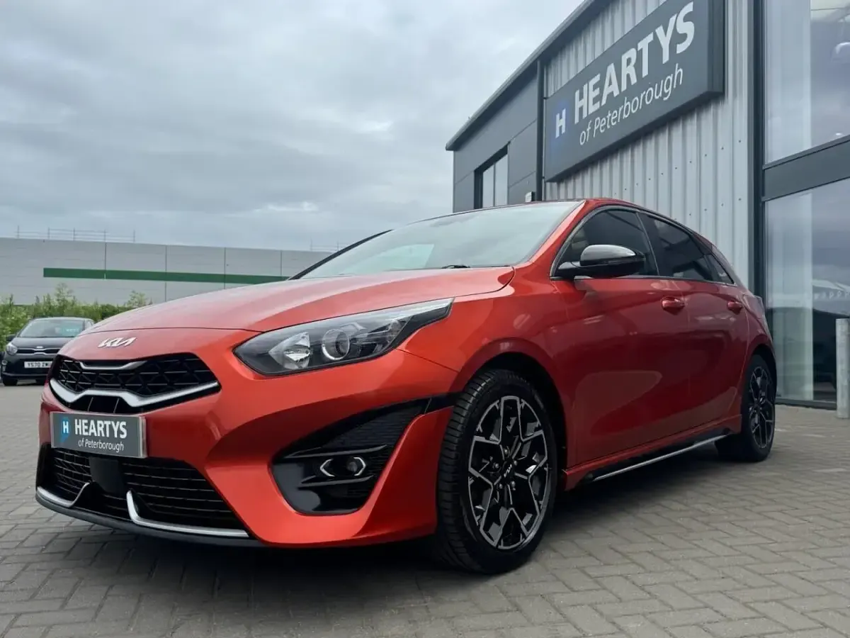 Used Kia Ceed GT-Line 158 HP (116 kW) 2023 Orange Hatchback
