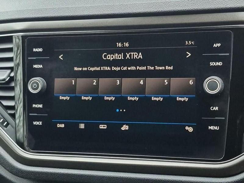 Used VW T-Roc Design 115 HP (84 kW) 2019 White SUV