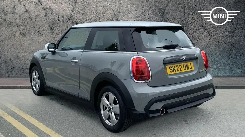 Gebraucht Mini Cooper Classic 134 PS (98 kW) 2022 Grau Kleinwagen