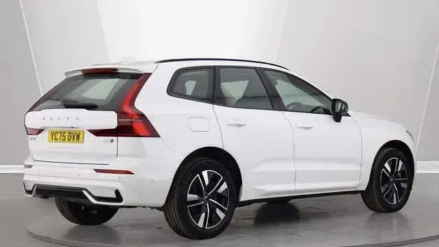 Begagnad Volvo XC60 Plus 250 HK (183 kW) 2026 SUV