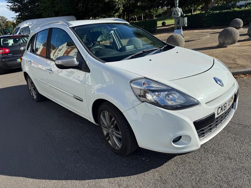 White Used 2011 Renault Clio GrandTour Dynamique Estate | £3,395 (Fair price) - Image 1/3