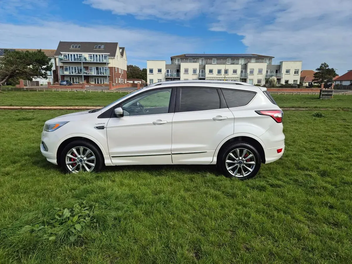 Used Ford Kuga Vignale 120 HP (88 kW) 2017 White SUV