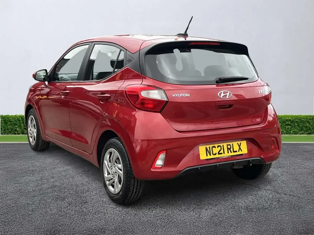 Used Hyundai i10 SE 67 HP (49 kW) 2021 Red Hatchback