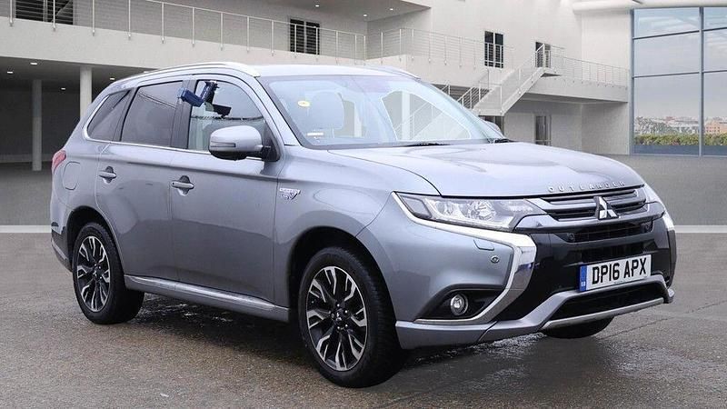 Grey Used 2016 Mitsubishi Outlander P-HEV Estate | £7,680 (Fair price) - Image 1/4