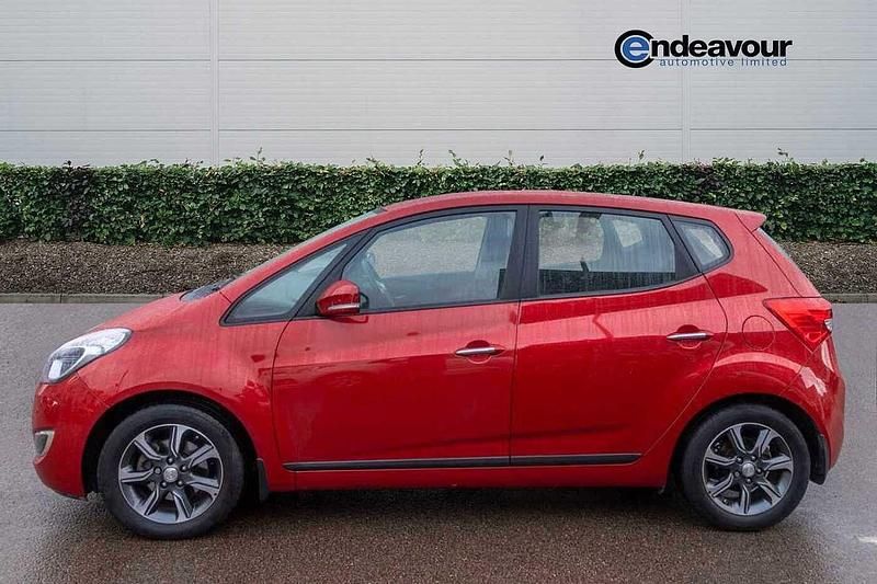Used Hyundai ix20 SE 125 HP (91 kW) 2015 Red Hatchback