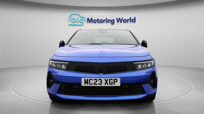 Used Vauxhall Astra S 130 HP (95 kW) 2023 Blue Estate