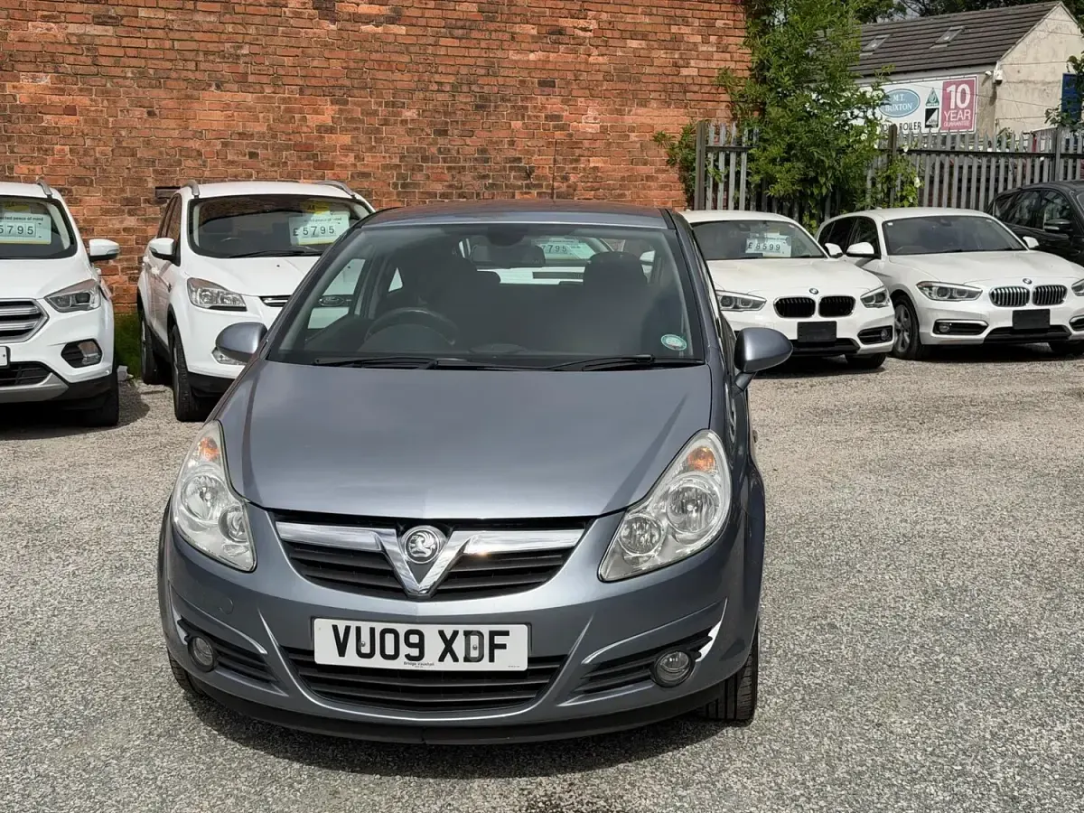 Used Vauxhall Corsa Design Edition 2009 Silver Hatchback