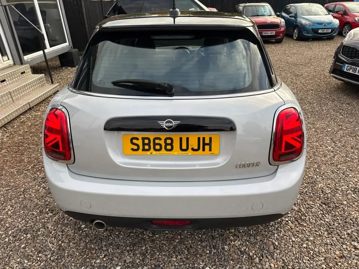Usado Mini Cooper Hatch 2018 Prateado Citadino