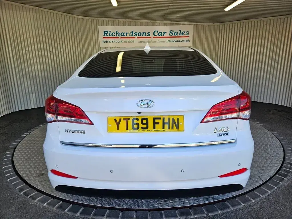 Used Hyundai i40 SE 136 HP (100 kW) 2019 White Estate