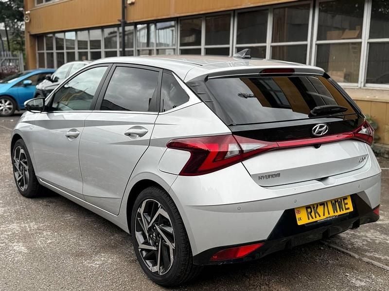 Used Hyundai i20 Premium 2018 Sliver Hatchback