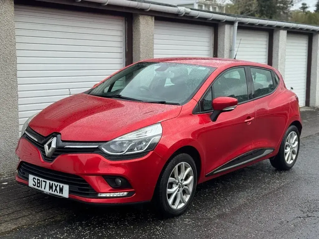 Used Renault Clio Dynamique 75 HP (55 kW) 2017 Red Hatchback