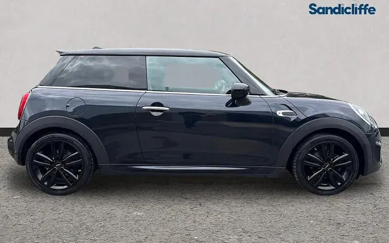 Used Mini Cooper Hatch 136 HP (100 kW) 2021 Hatchback
