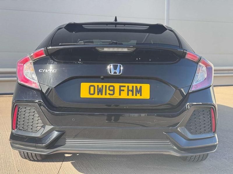Begagnad Honda Civic SR 126 HK (92 kW) 2019 Svart Halvkombi