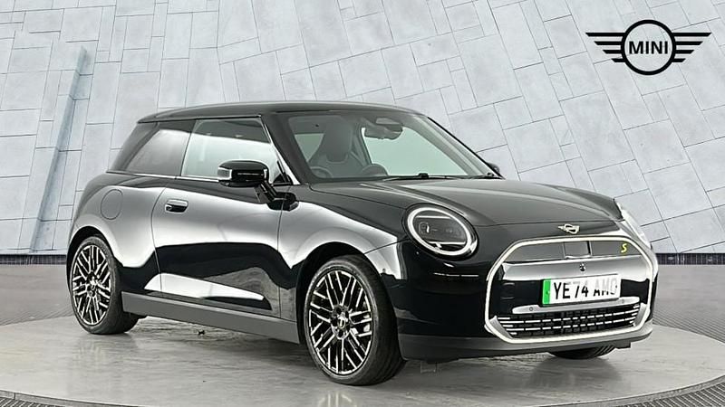 Used Mini Cooper SE Hatch 158 kW (215 HP) 2024 Black Hatchback