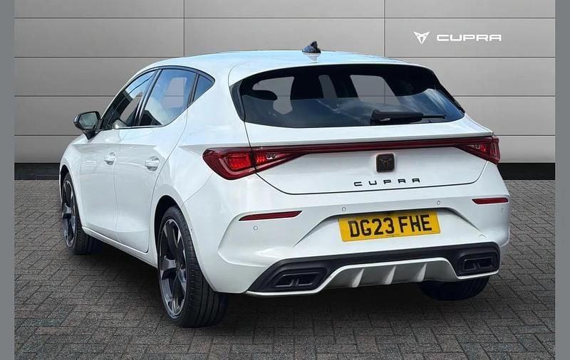 Used Cupra Leon 150 HP (110 kW) 2023 White Hatchback