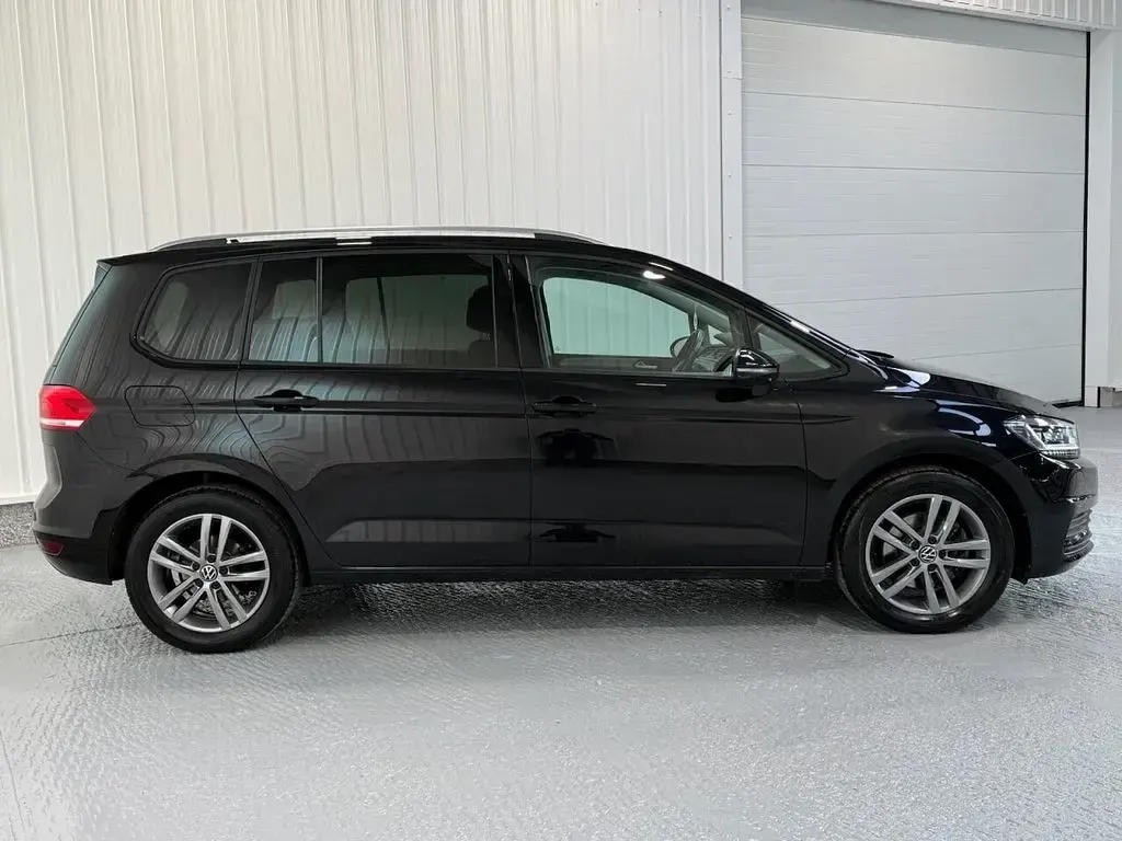 Used VW Touran Match 150 HP (110 kW) 2024 Black MPV