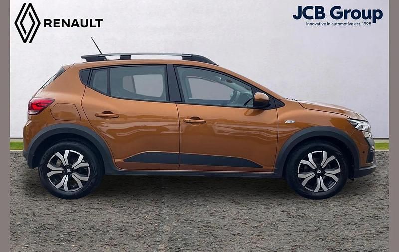 Used Dacia Sandero Prestige 90 HP (66 kW) 2021 Orange SUV