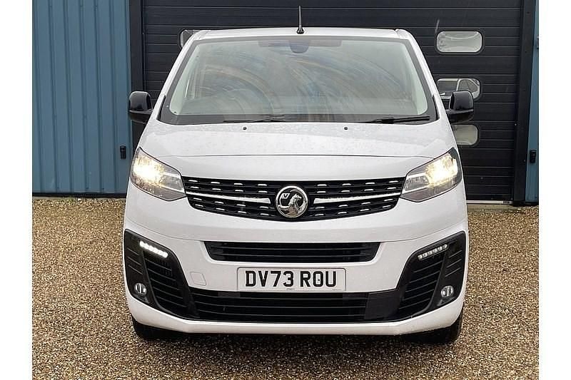 Used Vauxhall Vivaro 100 HP (73 kW) 2023 White MPV