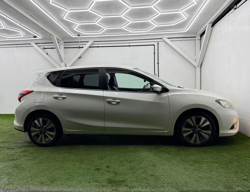 Used Nissan Pulsar Tekna 2014 White Hatchback