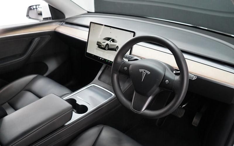 Used Tesla Model Y Long Range AWD 286 kW (389 HP) 2025 SUV