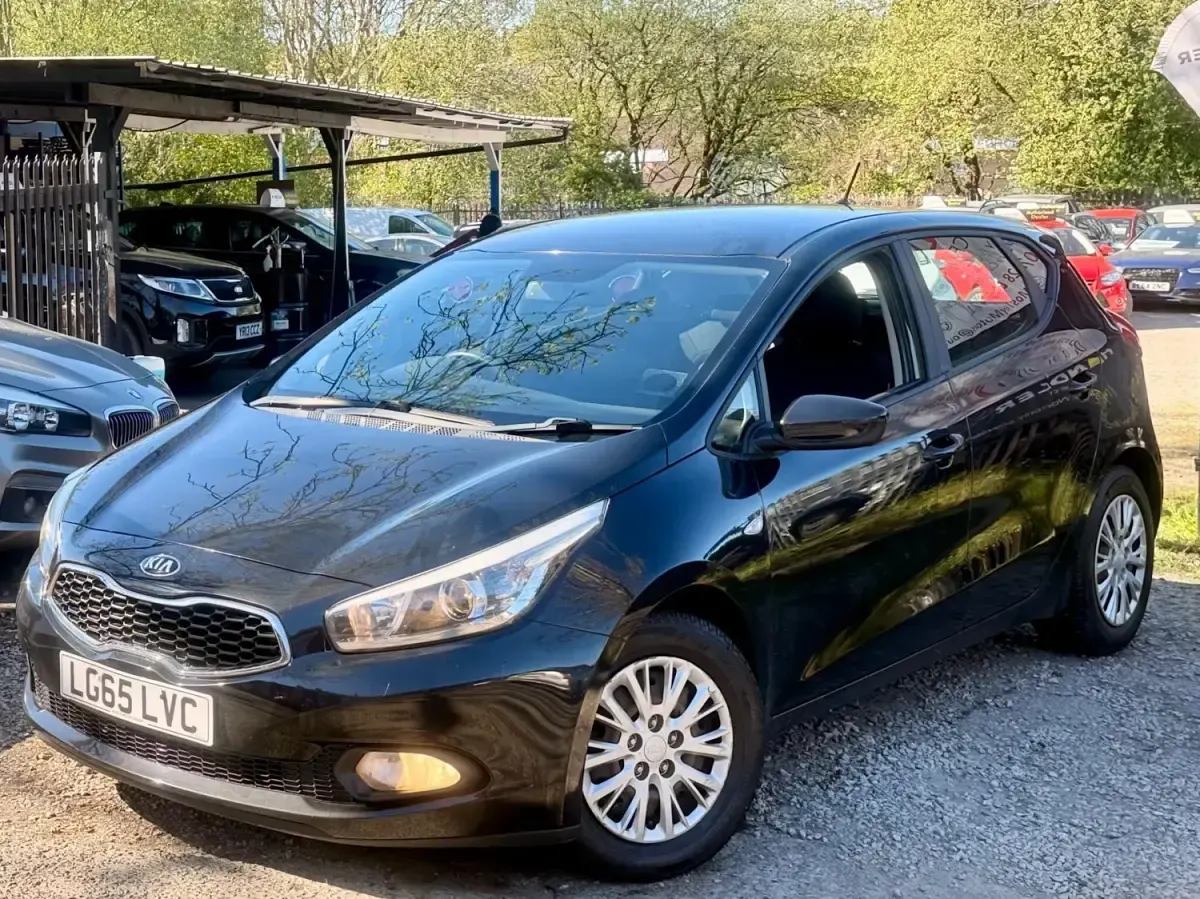 Usado Kia Ceed 2015 Preto Citadino