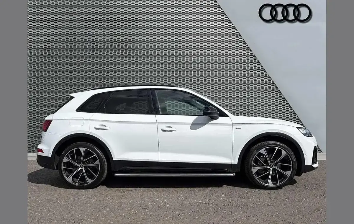 Used Audi Q5 Advanced 261 HP (191 kW) 2023 White SUV