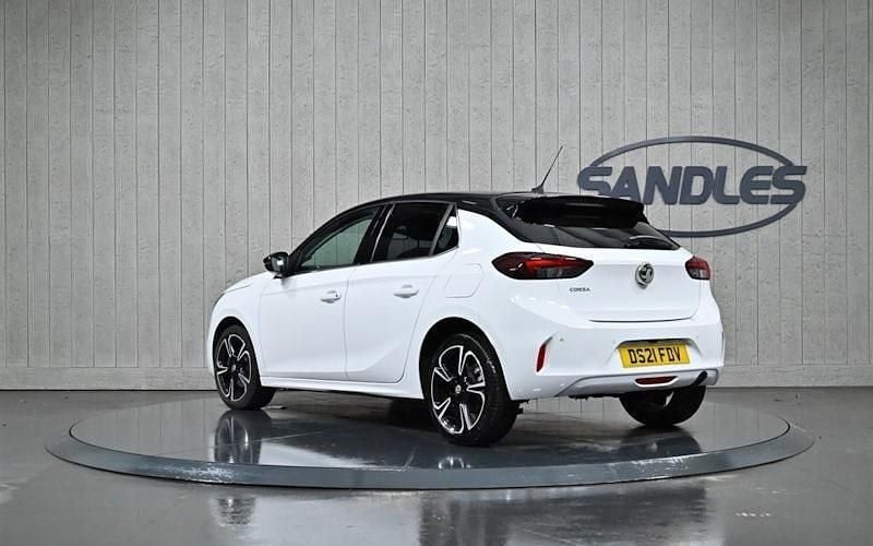 Used Vauxhall Corsa Elite 101 HP (74 kW) 2021 White Hatchback