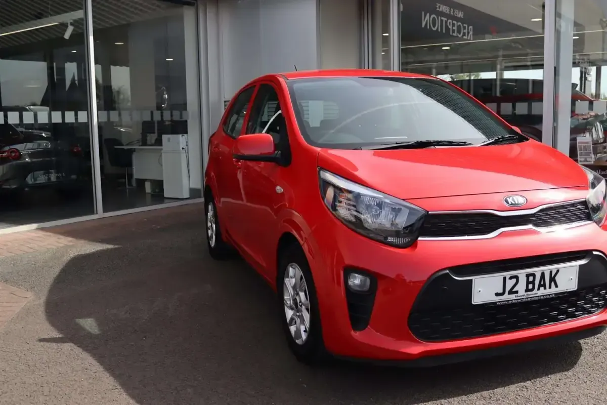 Usado Kia Picanto 84 HP (61 kW) 2019 Vermelho Citadino