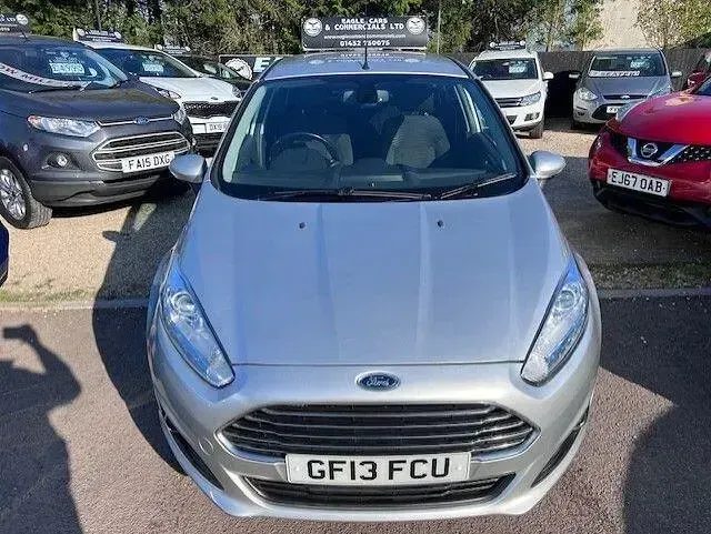 Used Ford Fiesta Titanium 125 HP (91 kW) 2013 Silver Hatchback