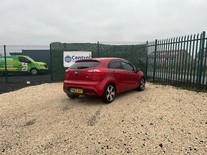 Used Kia Rio 2013 Red Hatchback