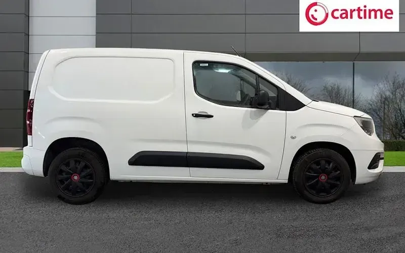 Used Vauxhall Combo Sportive 101 HP (74 kW) 2021 MPV