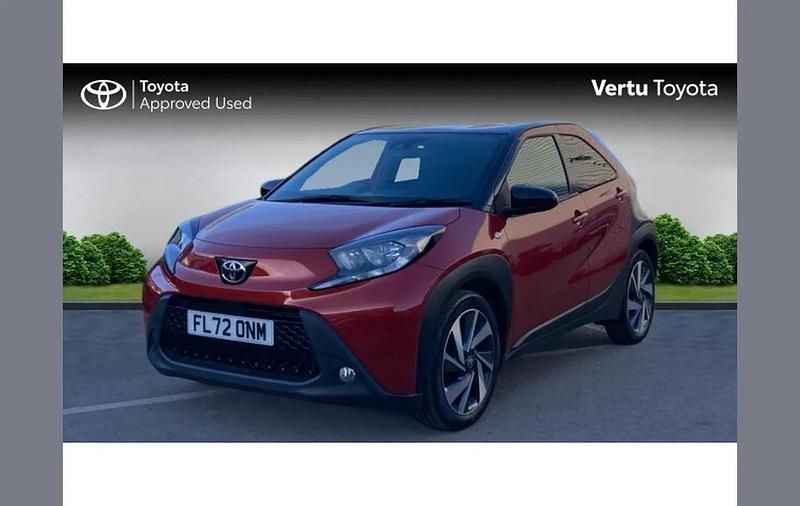 Used Toyota Aygo X 72 HP (52 kW) 2022 Red SUV
