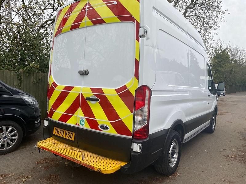 Begagnad Ford Transit S 130 HK (95 kW) 2020 Vit Van